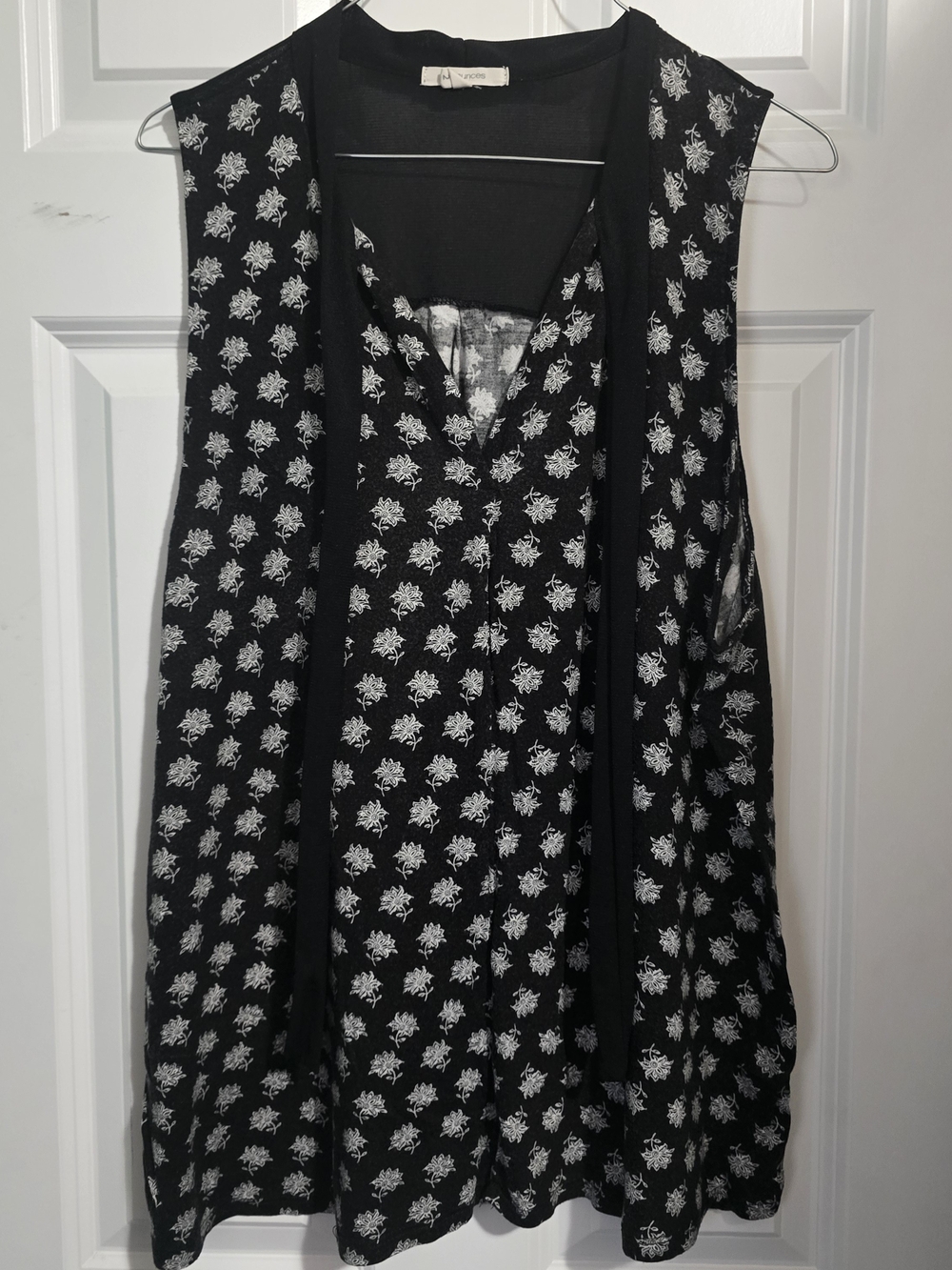 Maurices Black Sleeveless V-Neck Floral Tunic